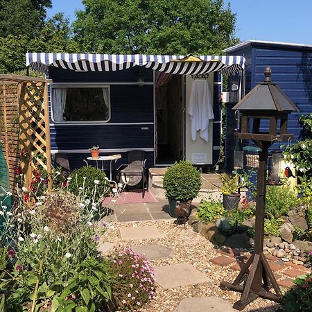 Down The Garden Path Vintage Caravan B&B , Dartmoor Newton Abbot Exterior foto